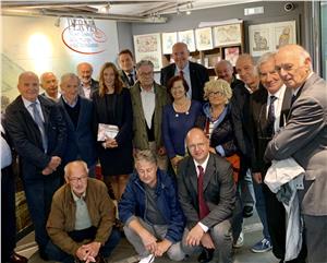 Gli ex sindaci con il Presidente Paccher e il sindaco Gioseffi al Museo Per Via