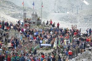 Il monumento della Fratellanza a Passo Paradiso