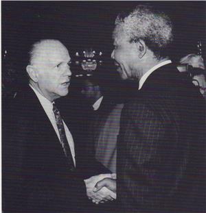 Il Senatore DeConcini con Nelson Mandela
